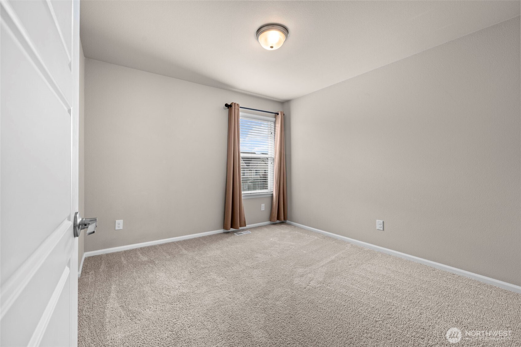 32898 Pine Avenue Property Photo 13