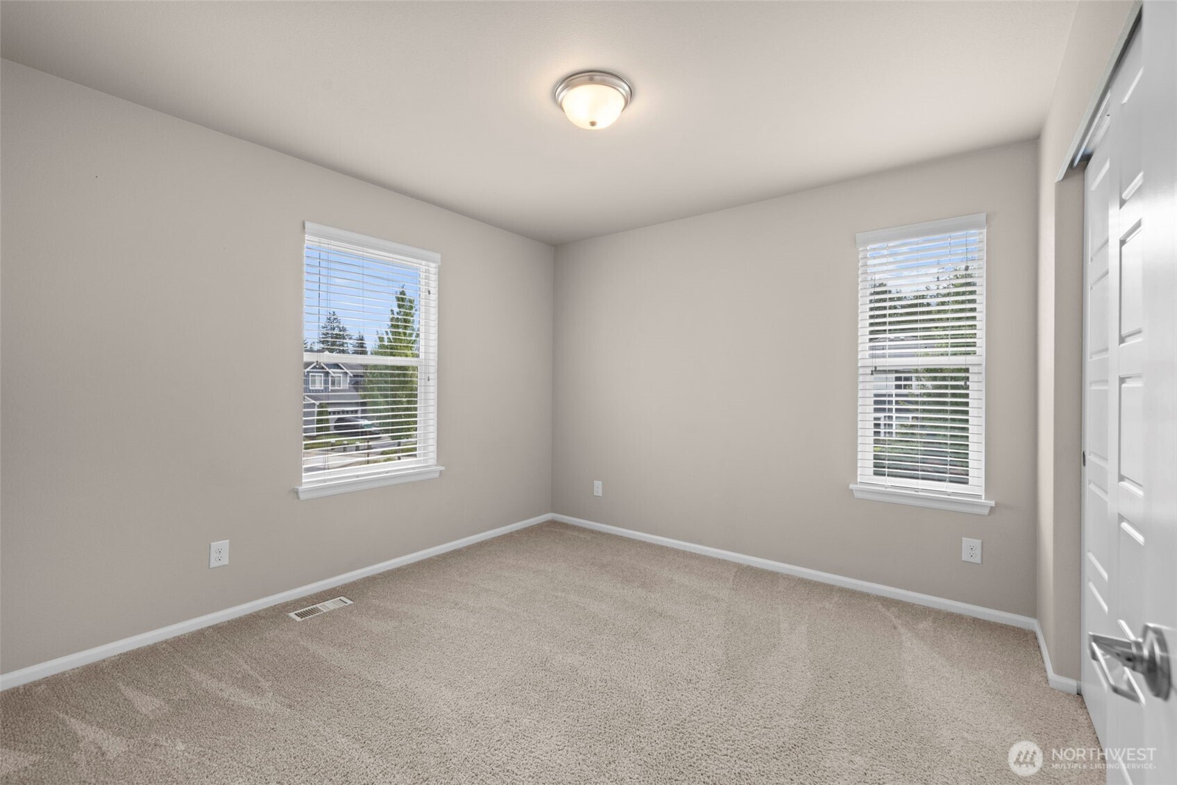 32898 Pine Avenue Property Photo 16