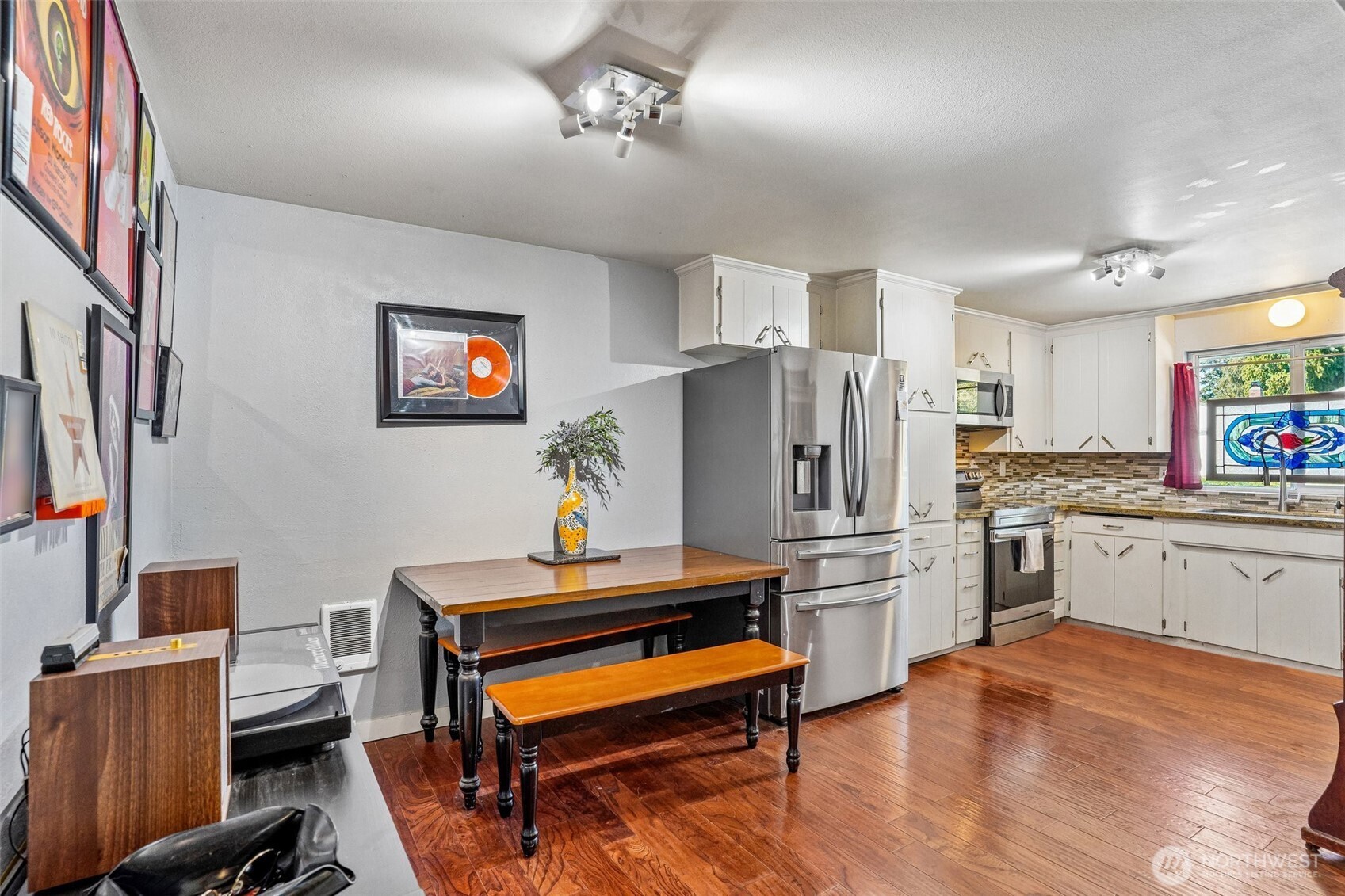 1006 S 72nd Street Property Photo 4