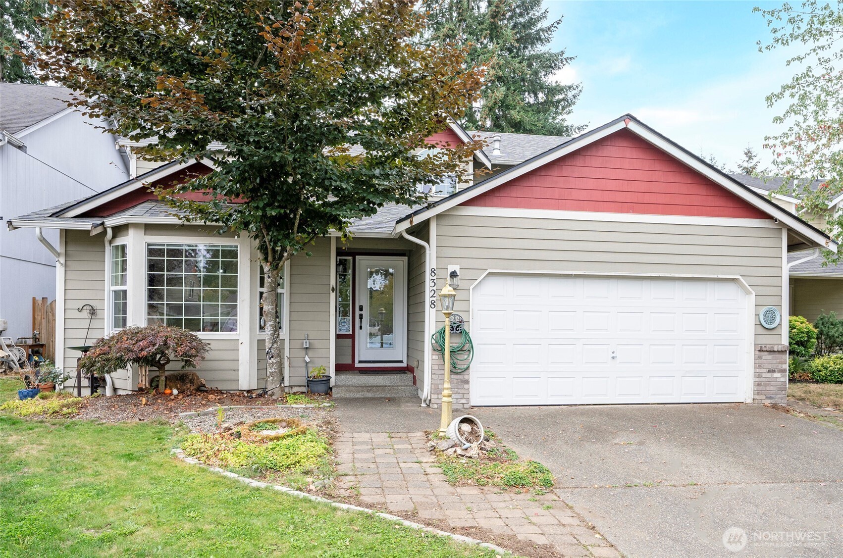 8328 49th Loop Property Photo 1