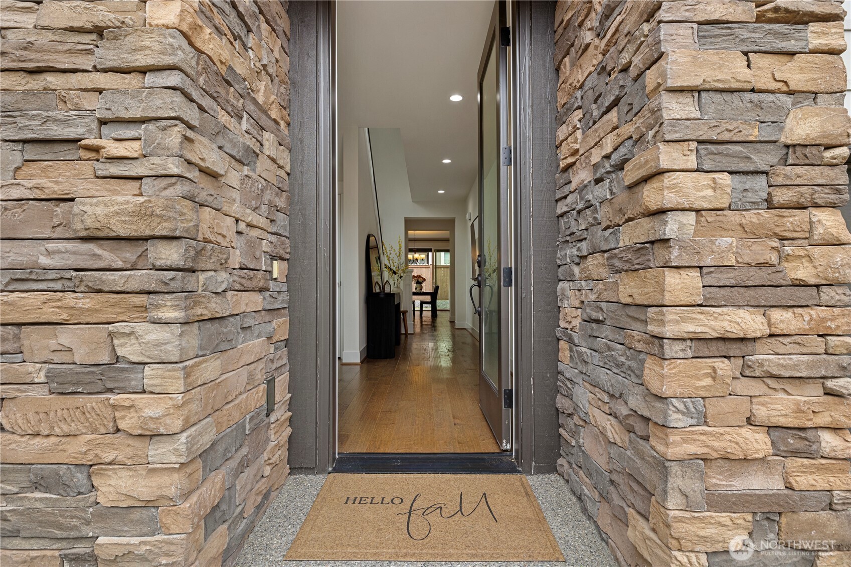 1431 243rd Place Property Photo 3