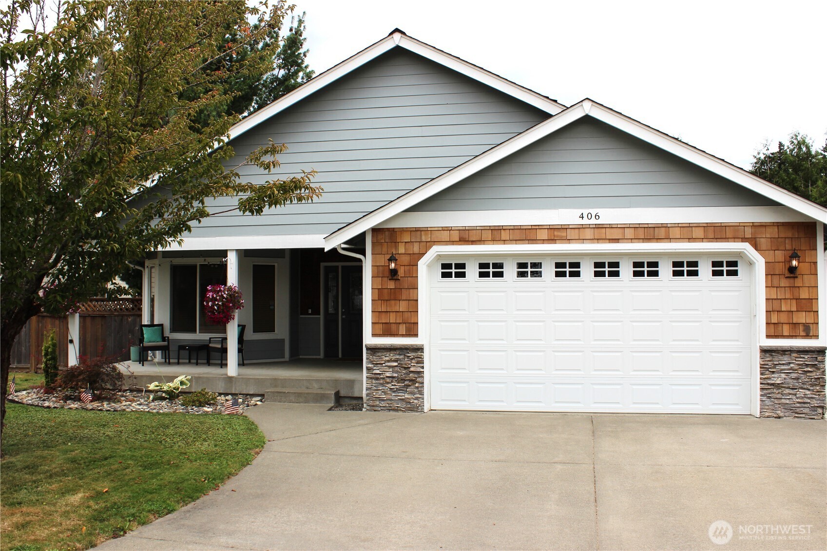 406 Jackson Court Property Photo 2