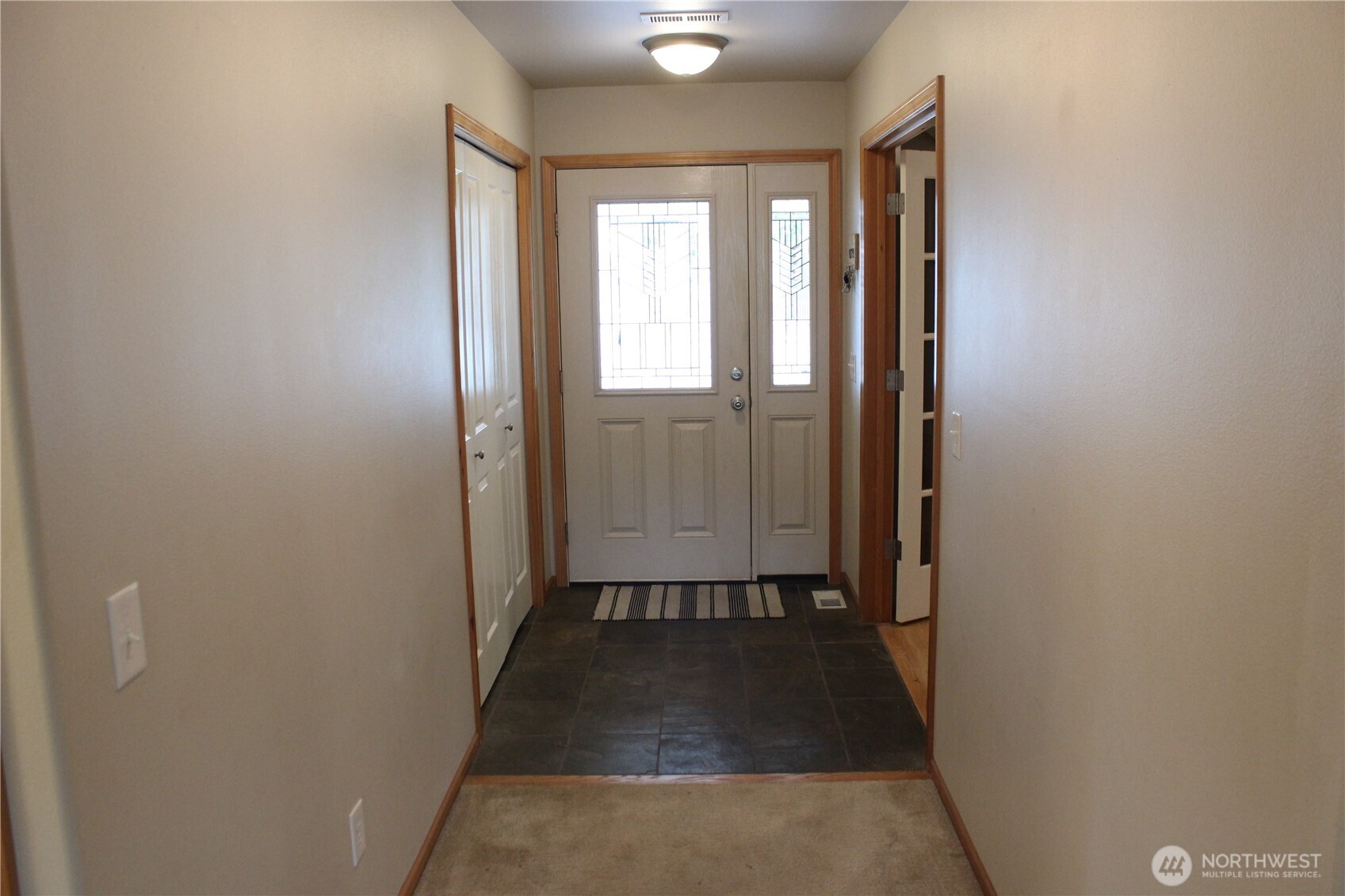 406 Jackson Court Property Photo 5