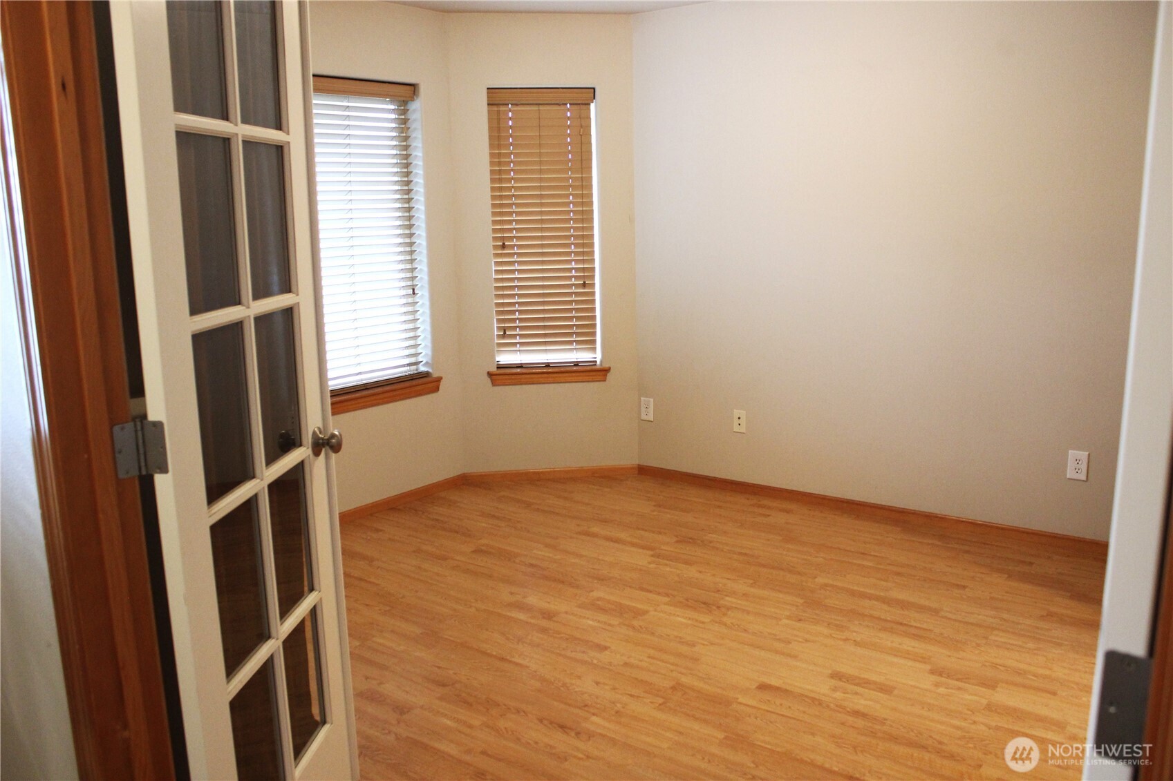 406 Jackson Court Property Photo 6