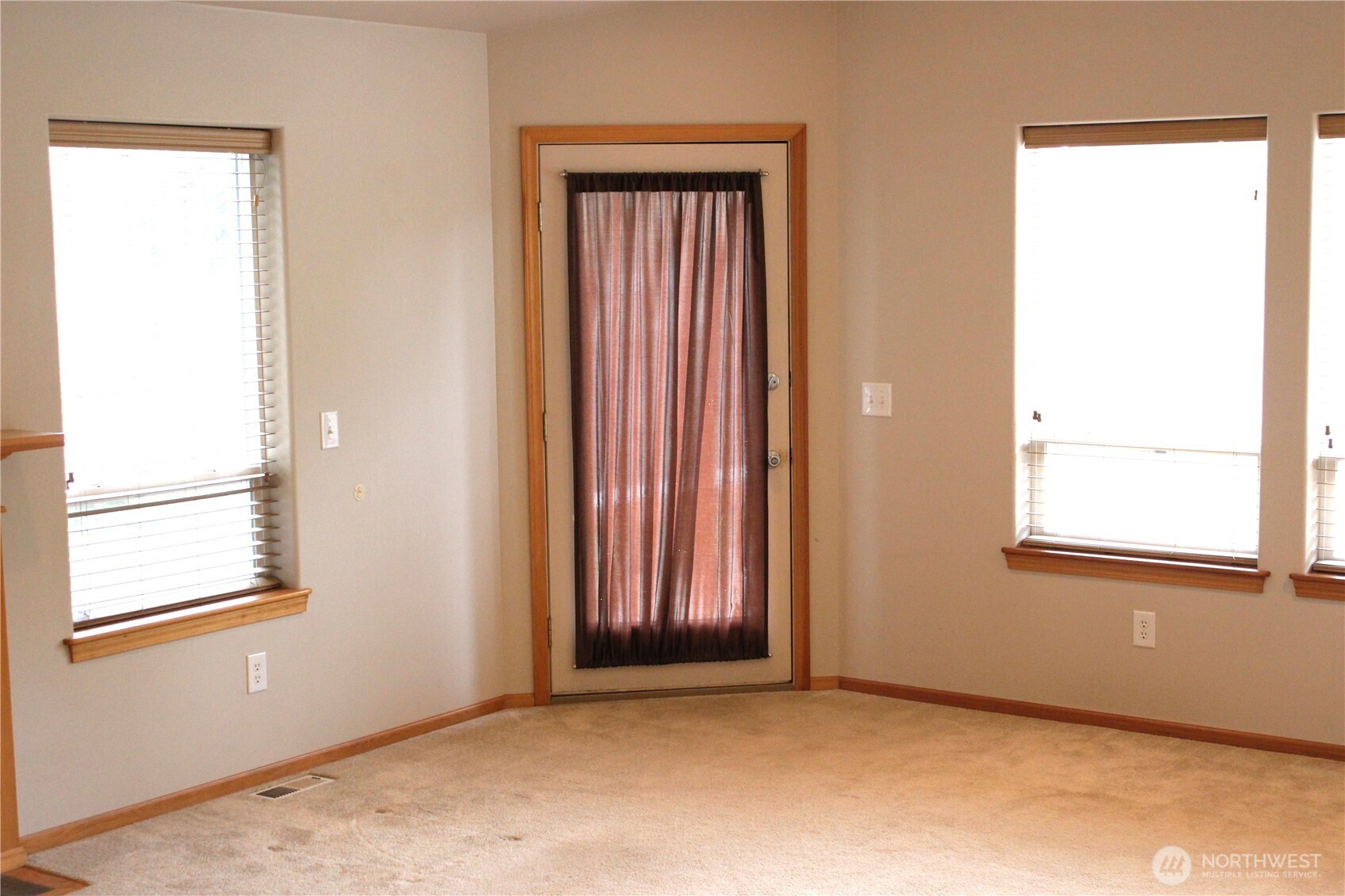 406 Jackson Court Property Photo 12