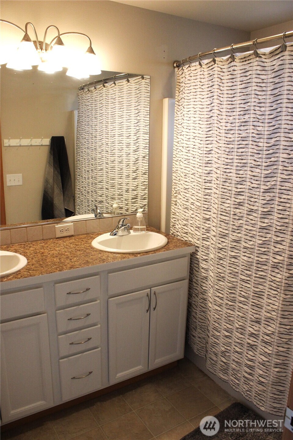 406 Jackson Court Property Photo 24