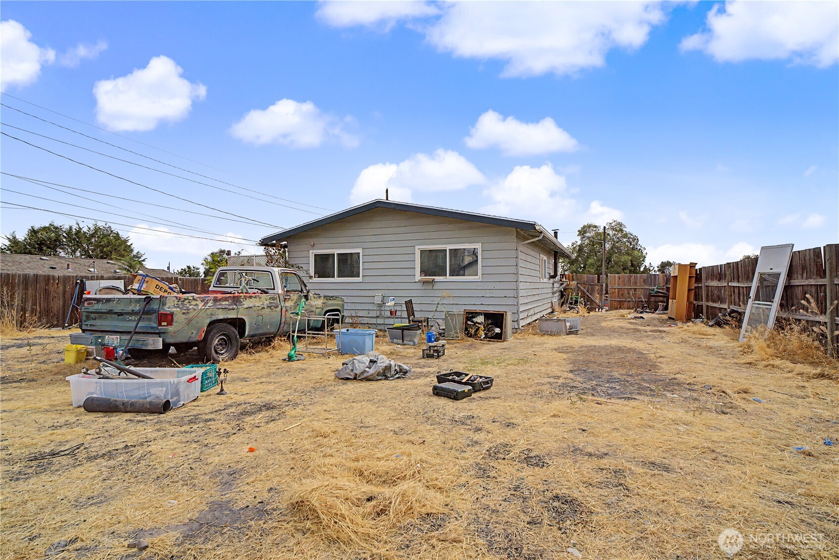 912 W Loop Drive Property Photo 11