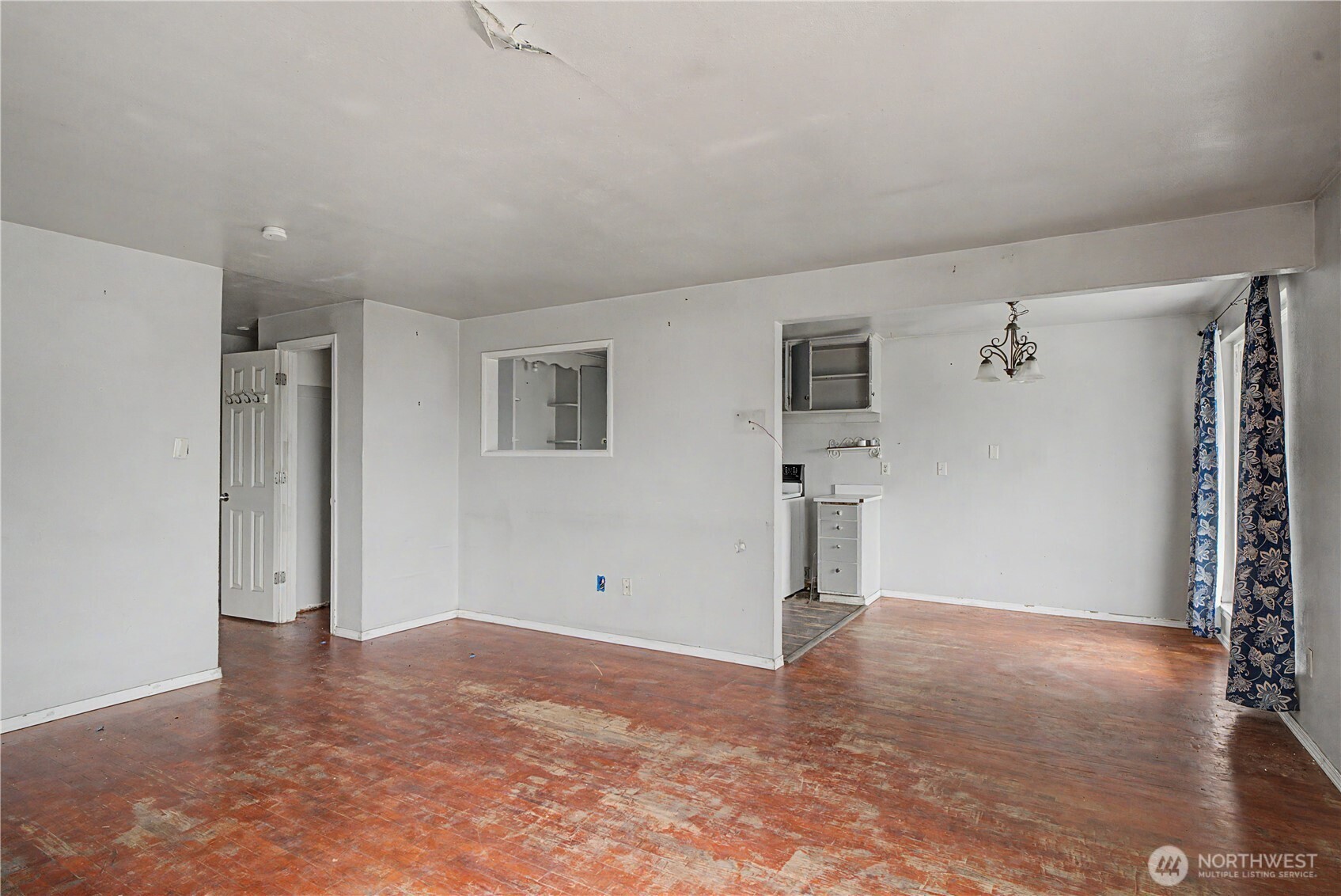 912 W Loop Drive Property Photo 13