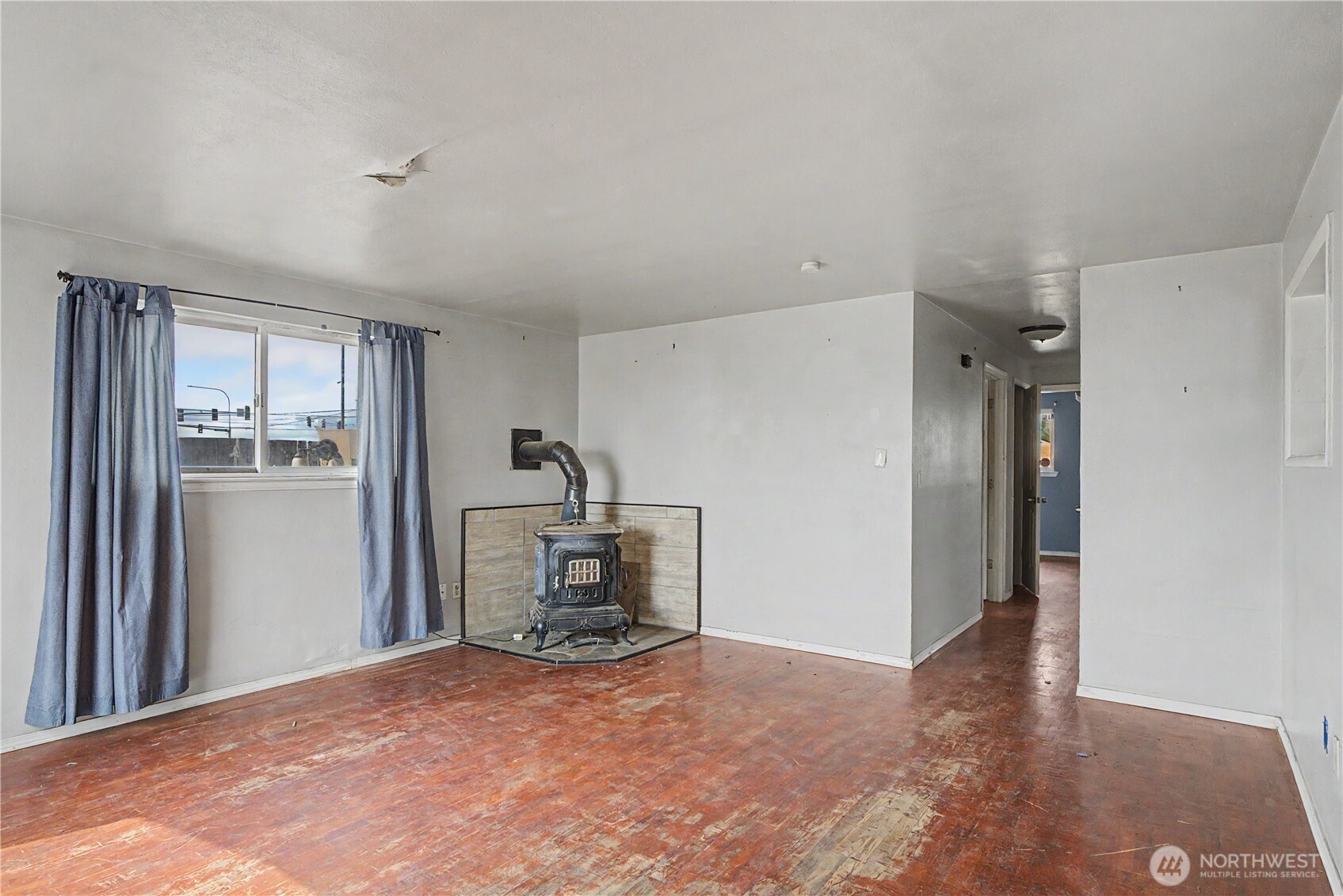 912 W Loop Drive Property Photo 14