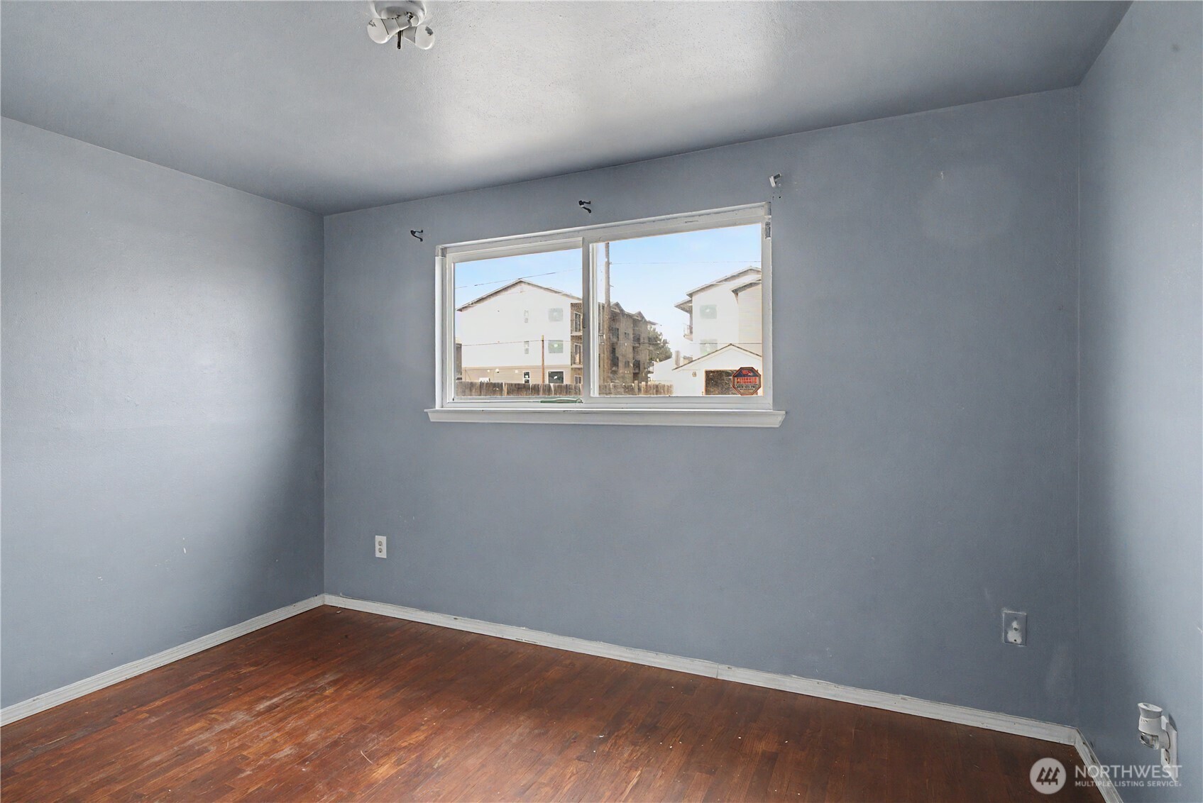 912 W Loop Drive Property Photo 24