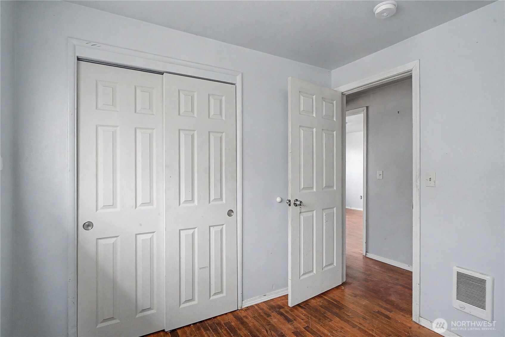 912 W Loop Drive Property Photo 27