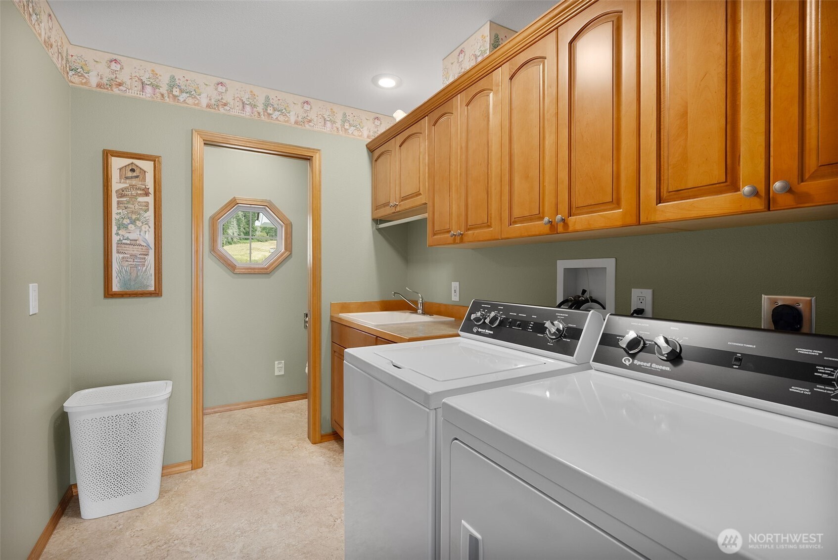15 Penny Lane Property Photo 25