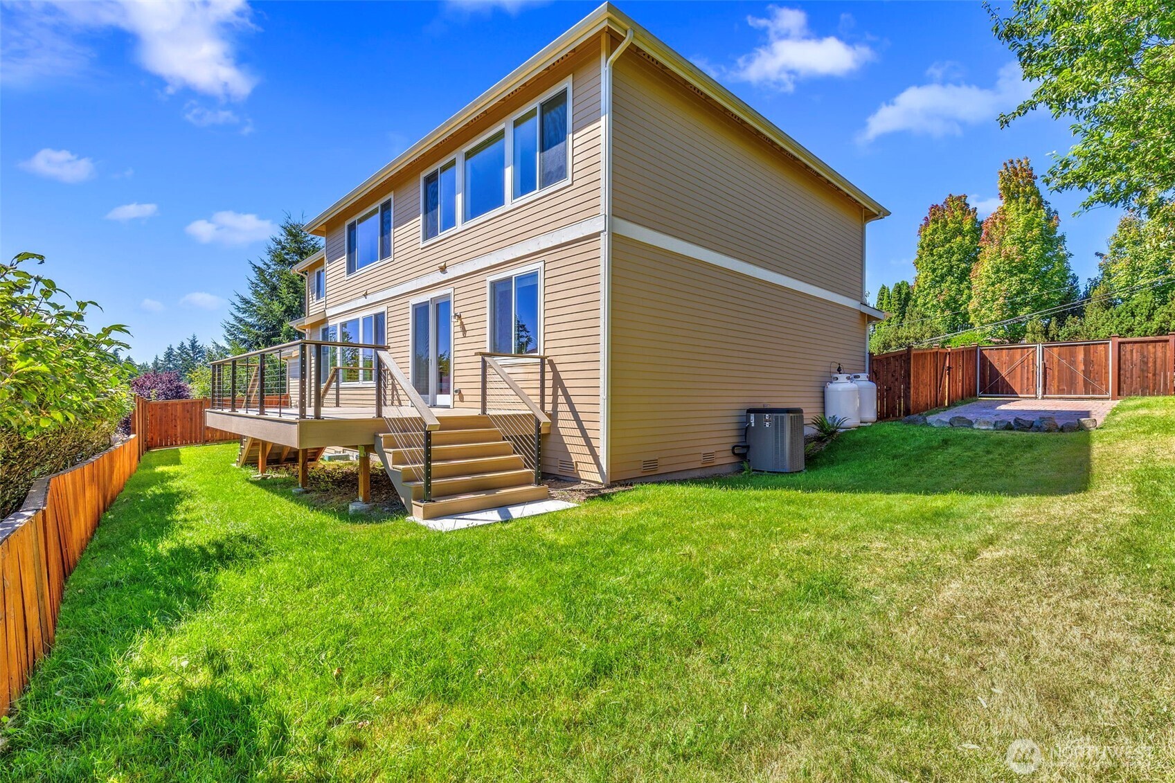 11543 Ne Skyward Loop Property Photo 2