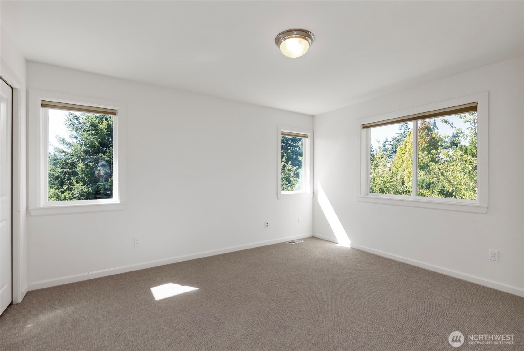 11543 Ne Skyward Loop Property Photo 26
