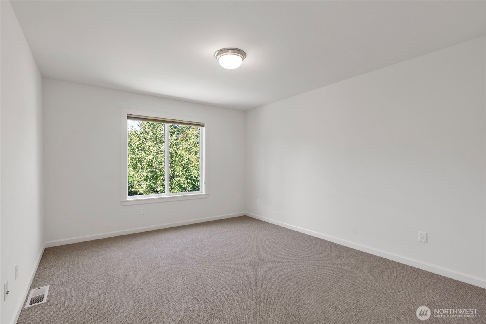 11543 Ne Skyward Loop Property Photo 27