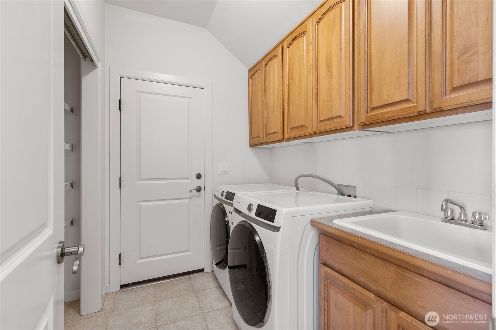 11543 Ne Skyward Loop Property Photo 29