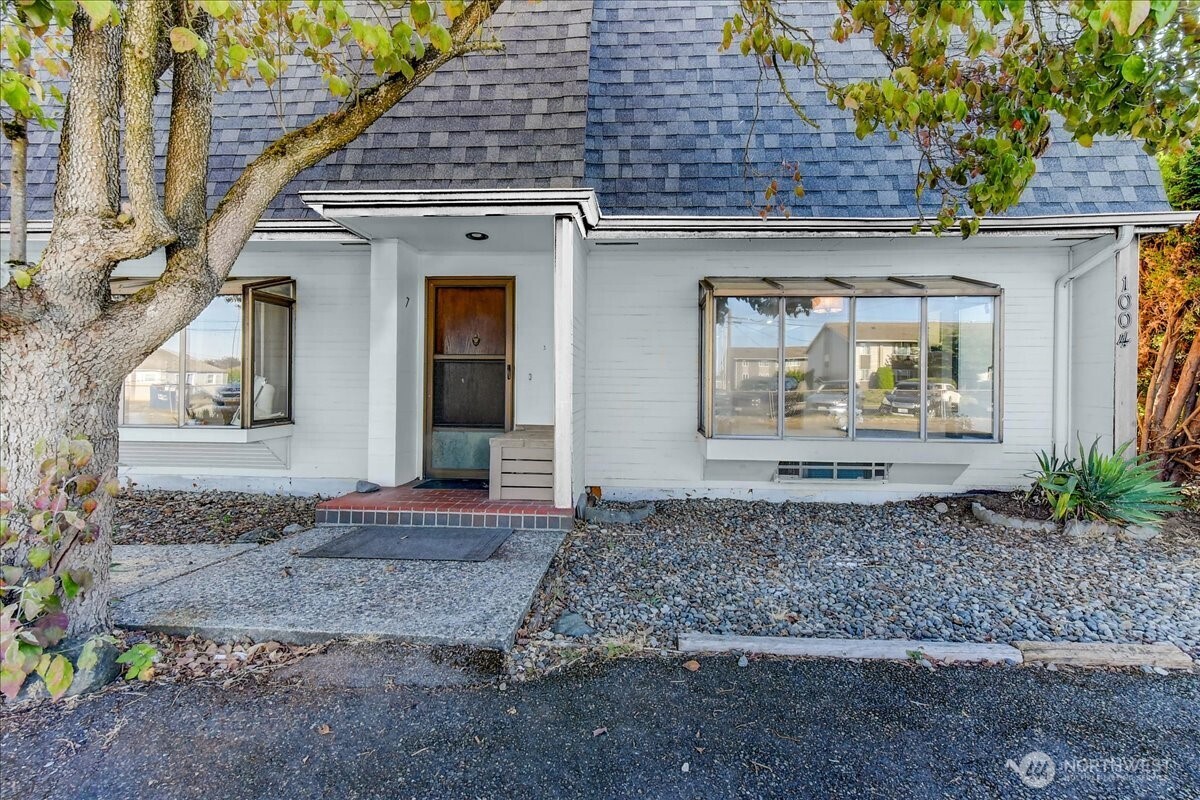 1004 Columbia Avenue 7 Property Photo 1