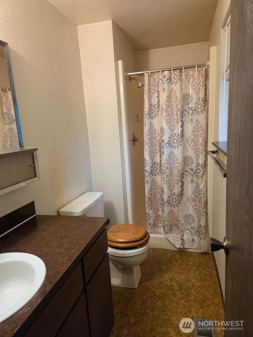 7514 Locust Avenue Property Photo 7