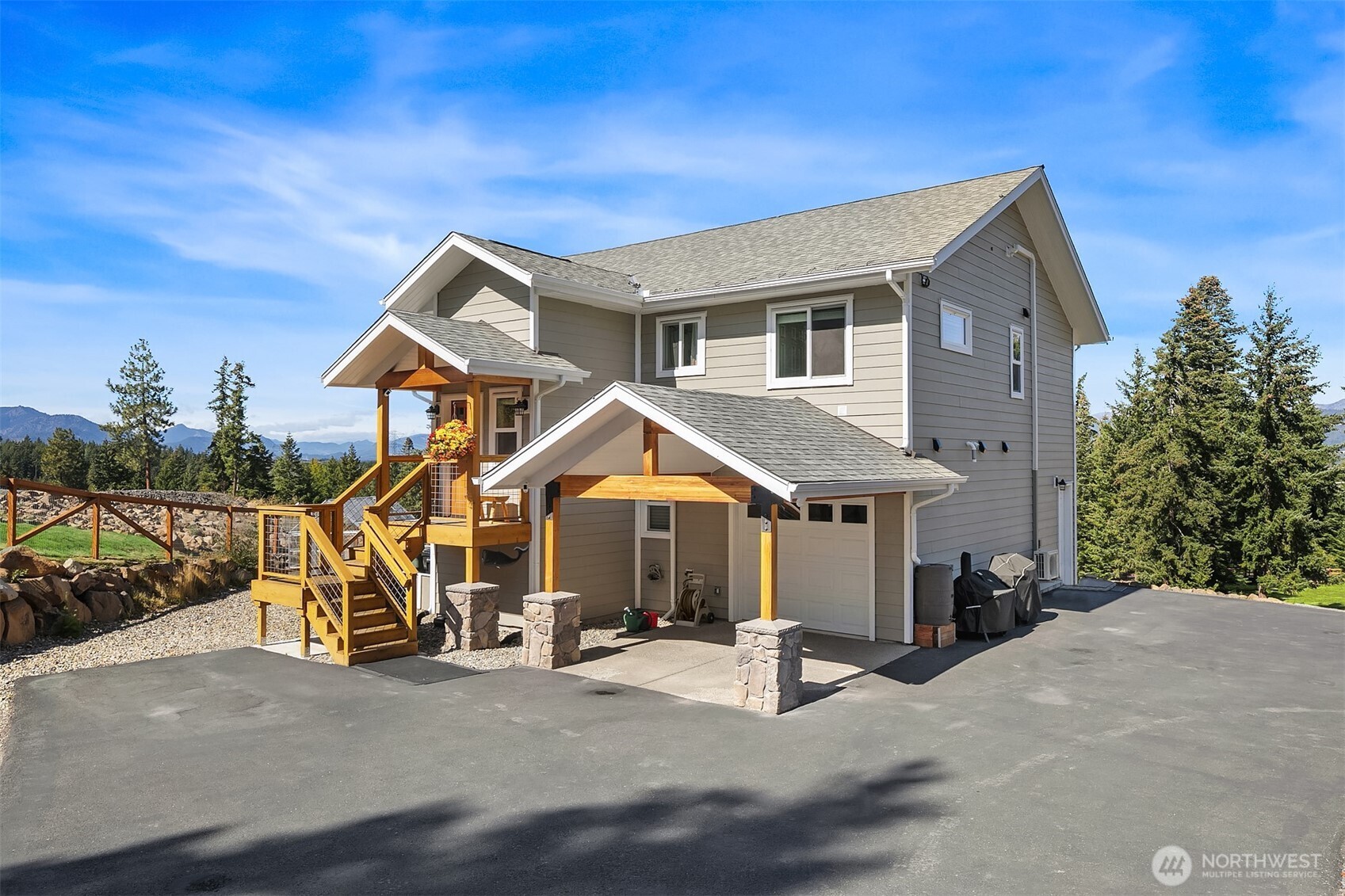 961 Rocky Mountain Way Property Photo 3