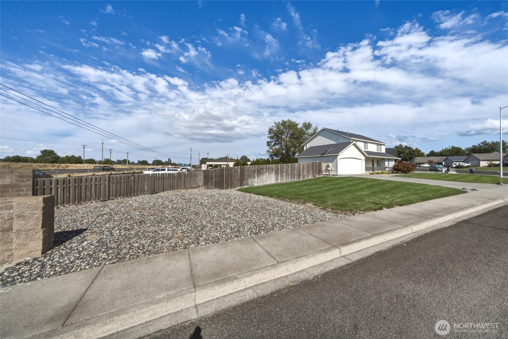 1705 Se Market St Property Photo 3