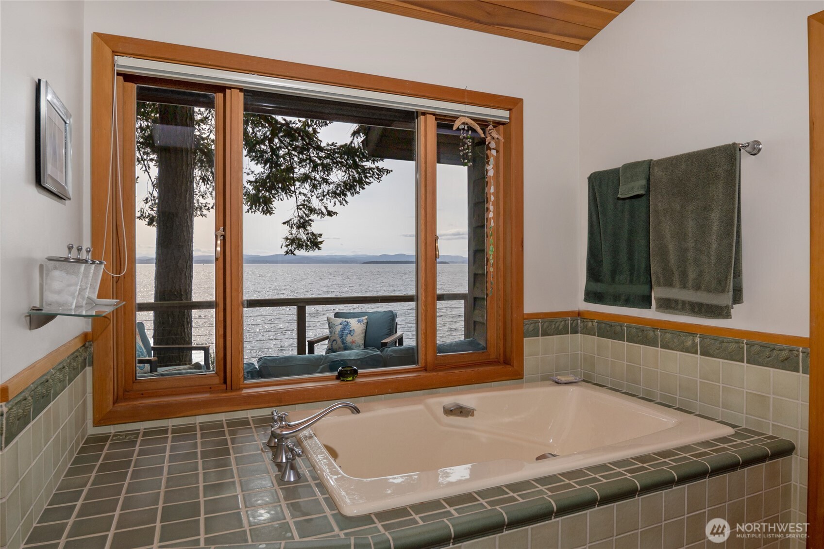 681 Smugglers Cove Road Property Photo 10