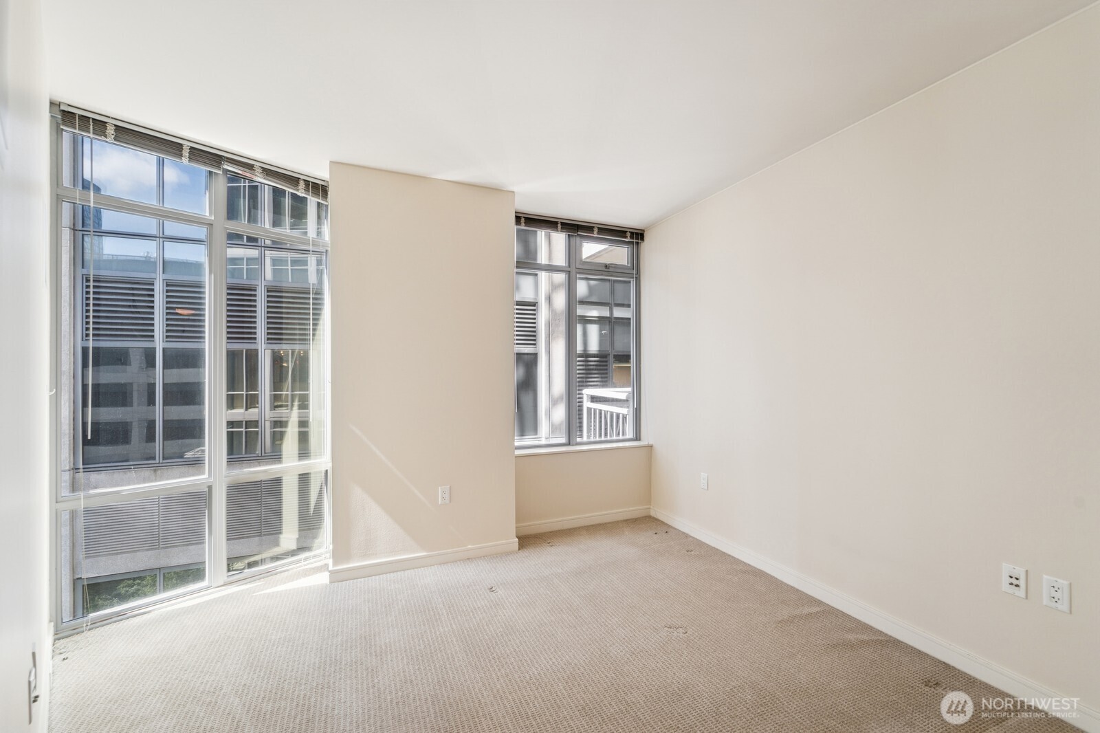 819 Virginia Street 1507 Property Photo 8