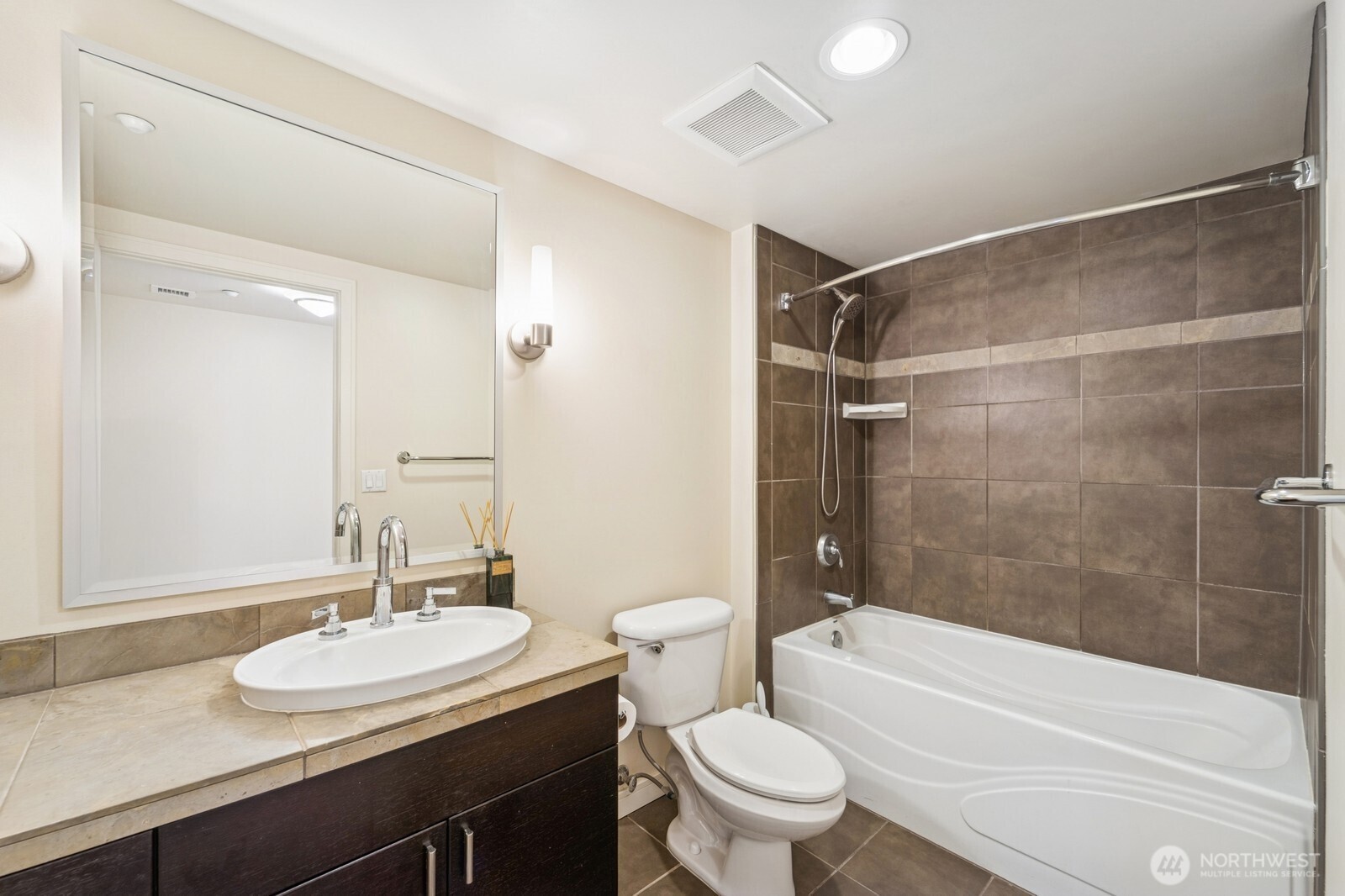 819 Virginia Street 1507 Property Photo 11