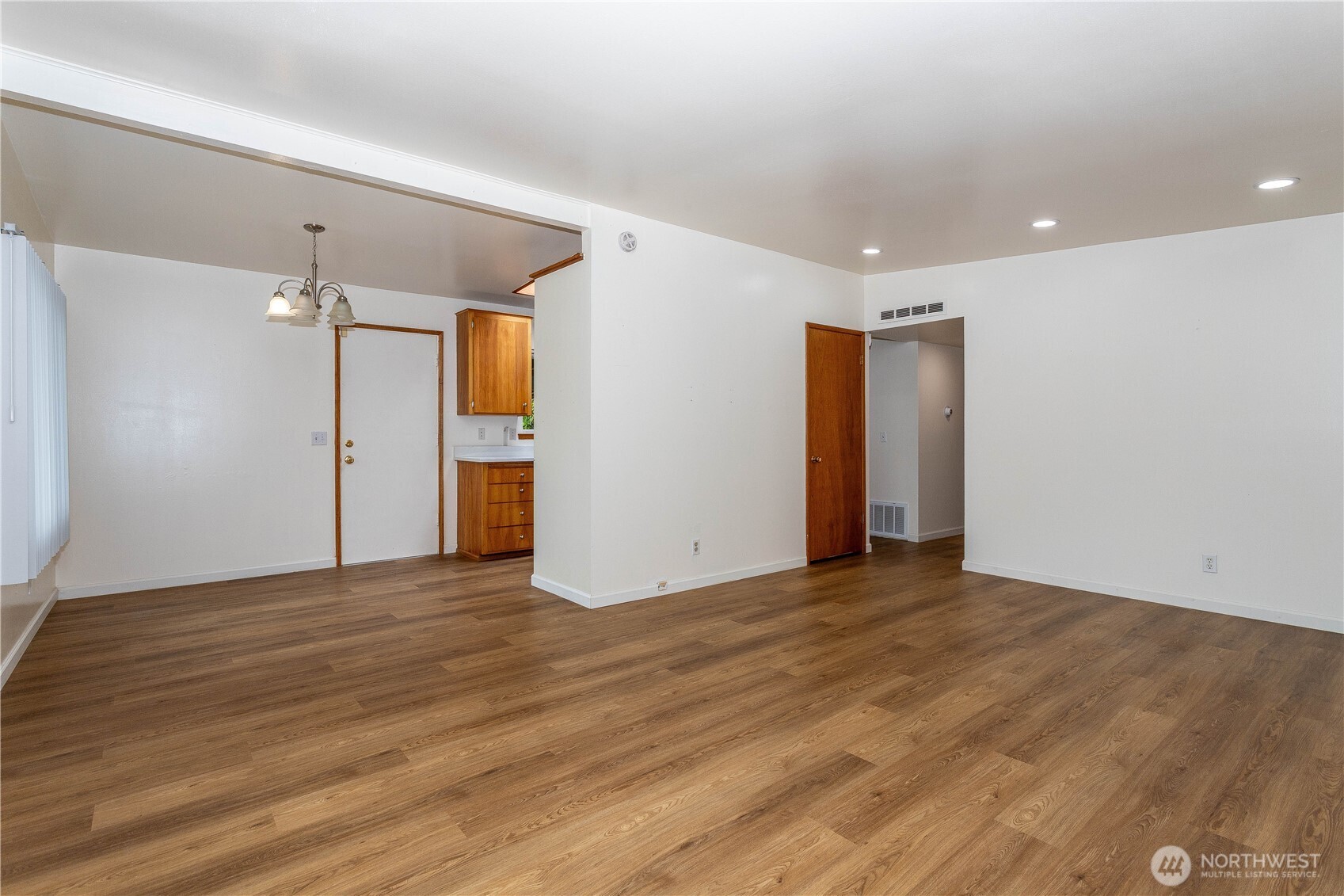 31610 7th Place Property Photo 4