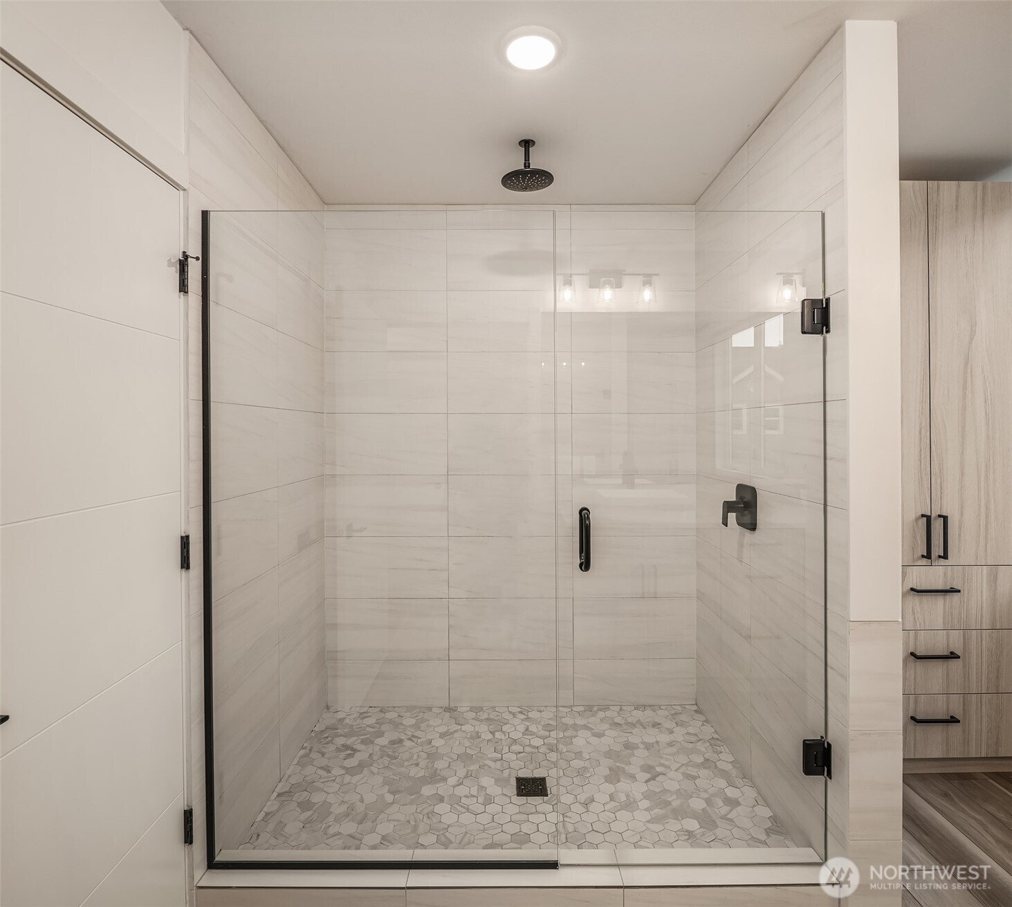 3406 B 34th Avenue Property Photo 12