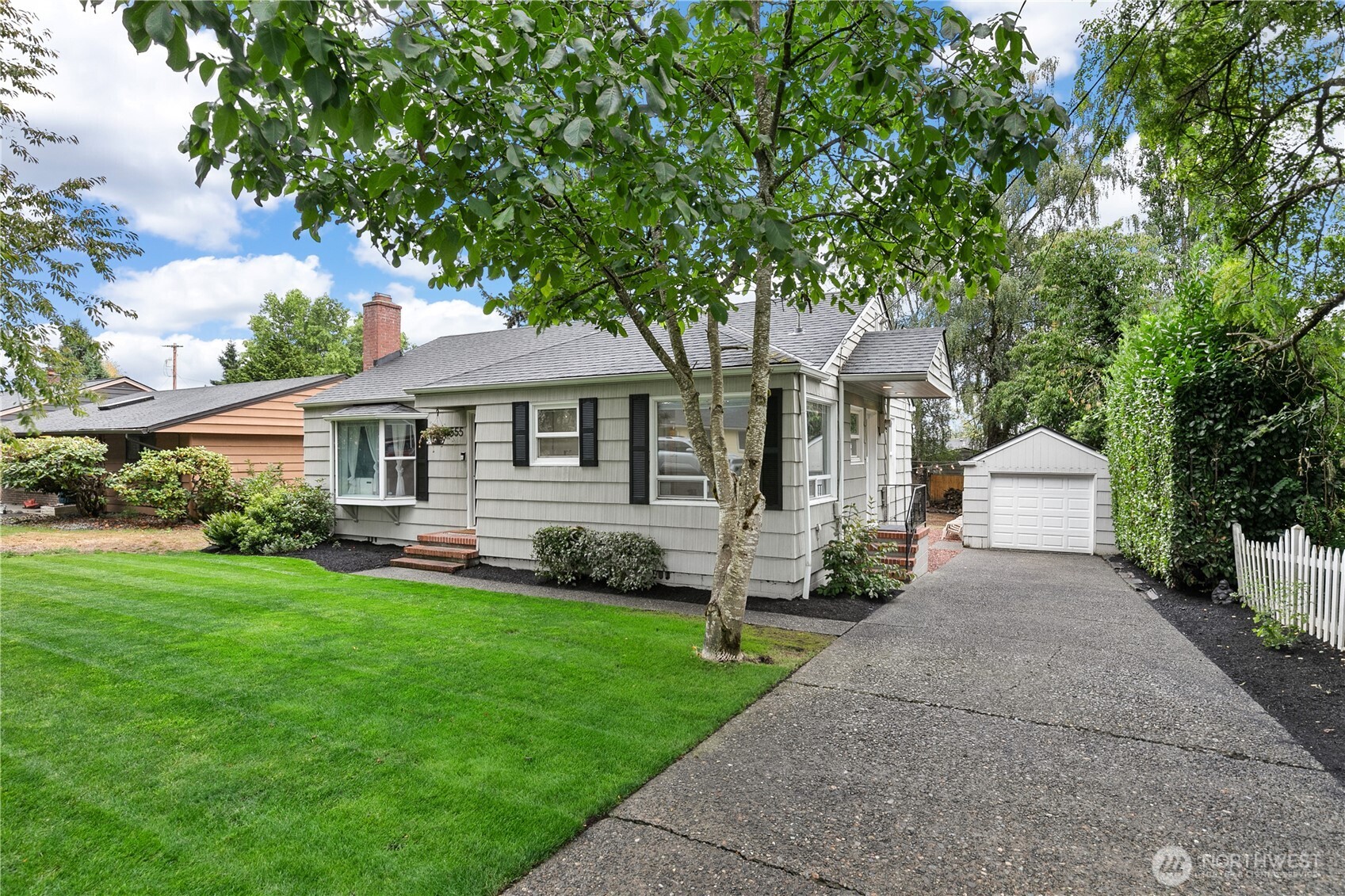 1555 Sw Grandview Avenue Property Photo 3