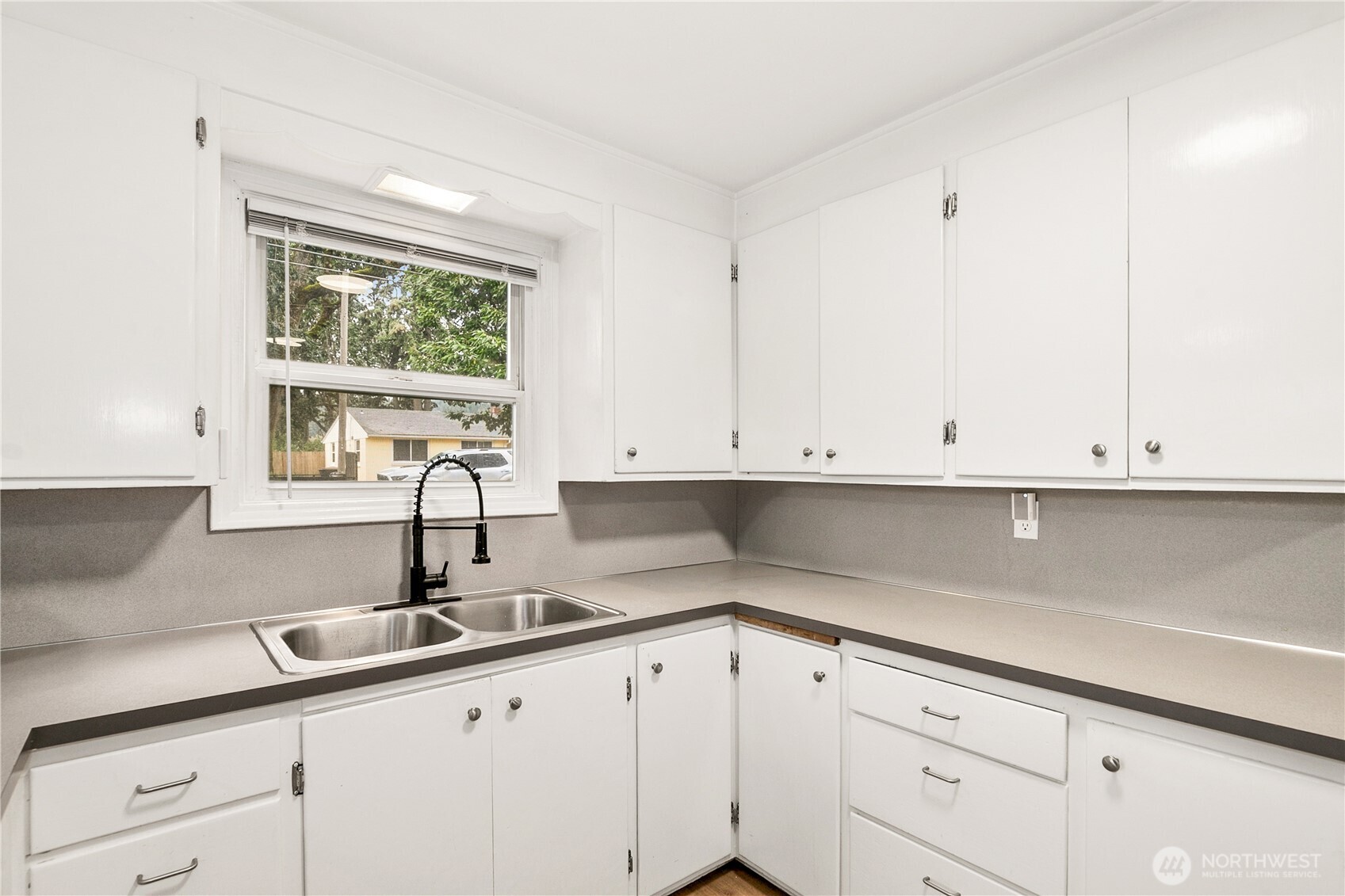 1555 Sw Grandview Avenue Property Photo 13