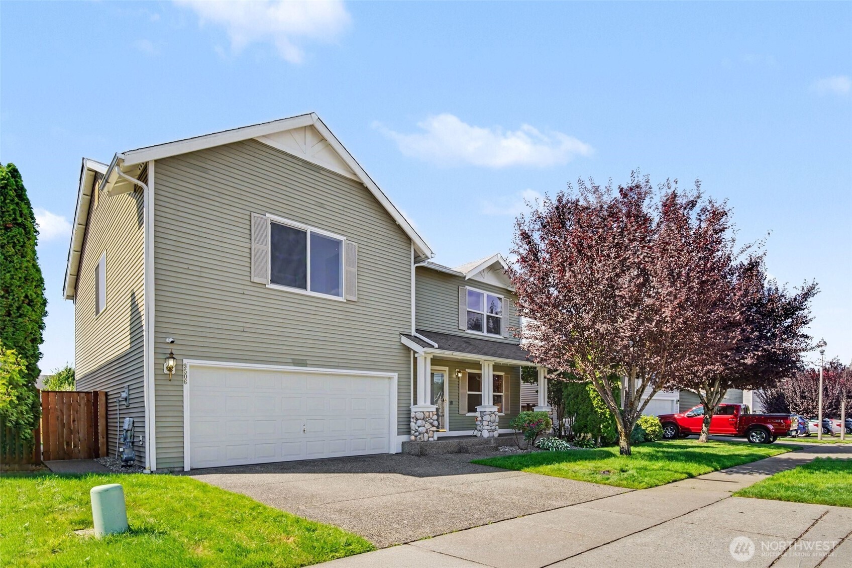 9506 185th Street Property Photo 2