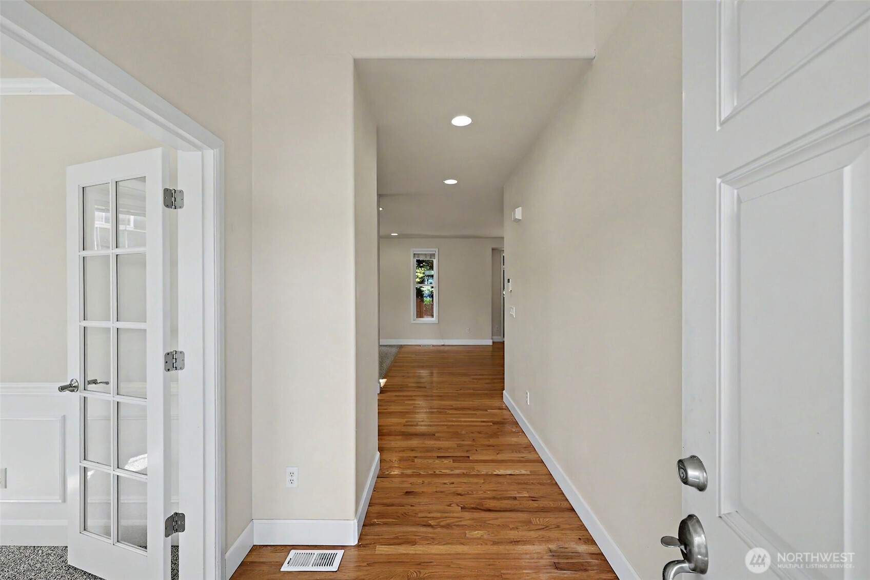 4129 Ne 9th Place Property Photo 2