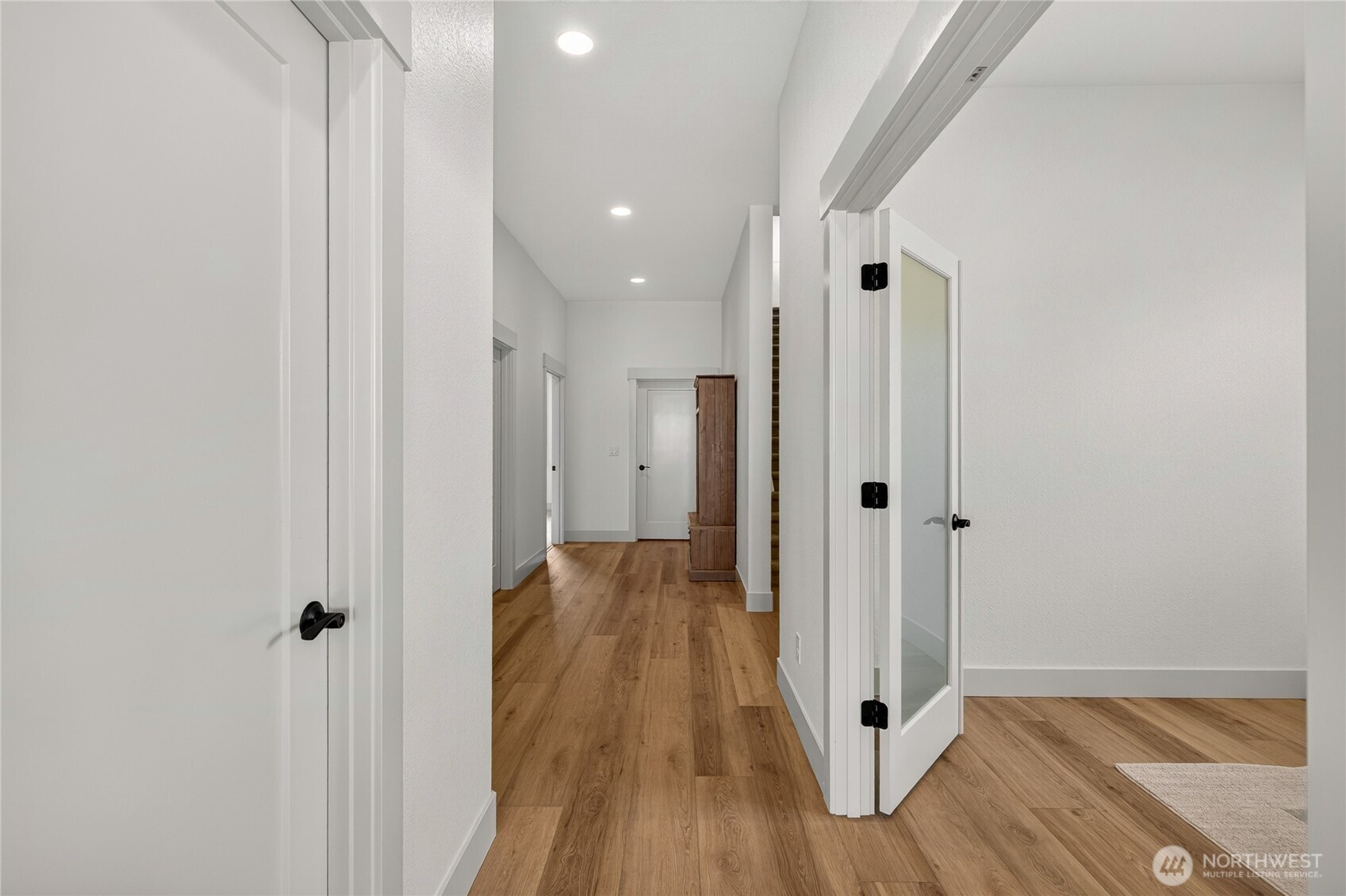 2025 Broadhurst Pl Property Photo 22