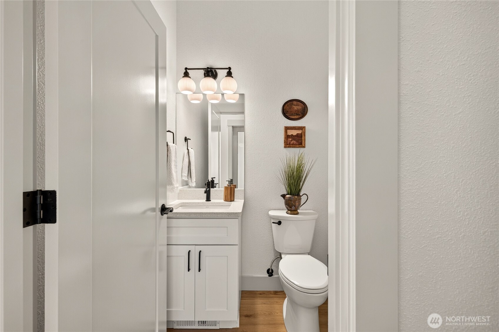 2025 Broadhurst Pl Property Photo 24