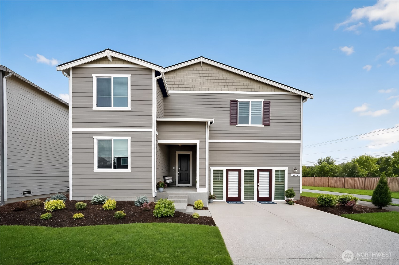 6711 285th Place Property Photo 1