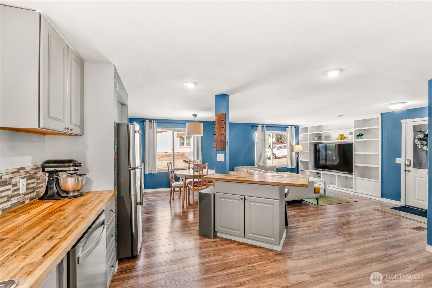 9218 13th Place Property Photo 10