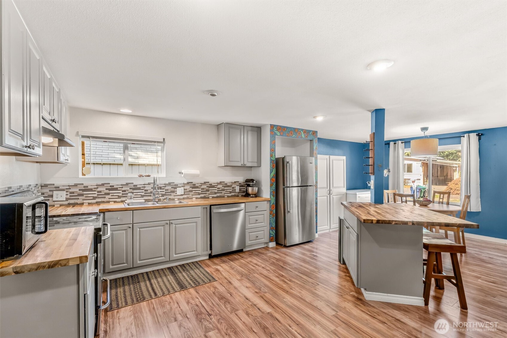 9218 13th Place Property Photo 14