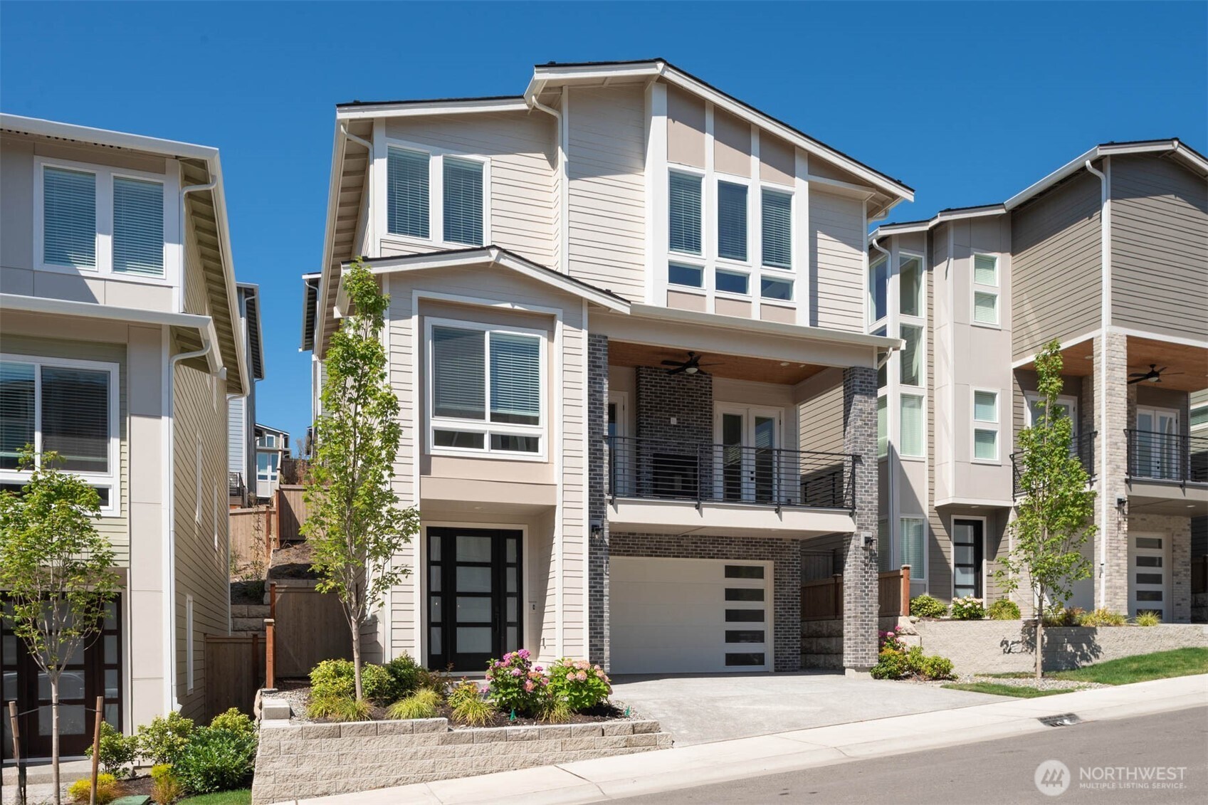 13025 75TH Place Property Photo 1