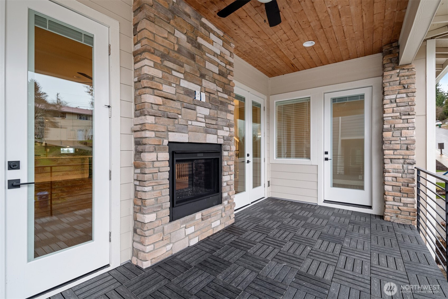 13025 75th Place Property Photo 2