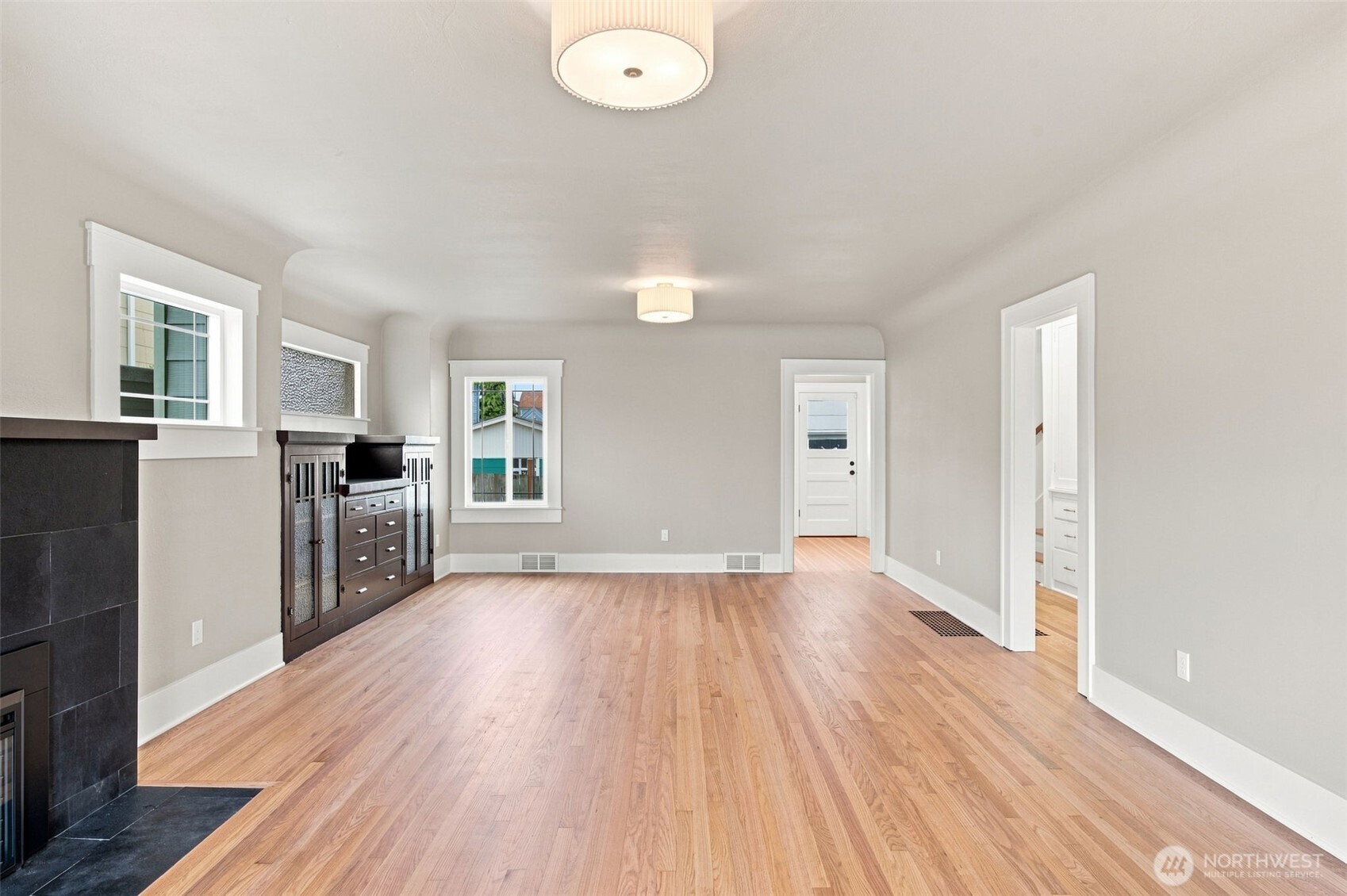 616 N Steele Street Property Photo 6