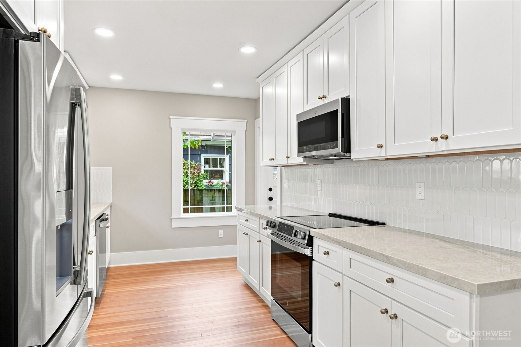 616 N Steele Street Property Photo 10