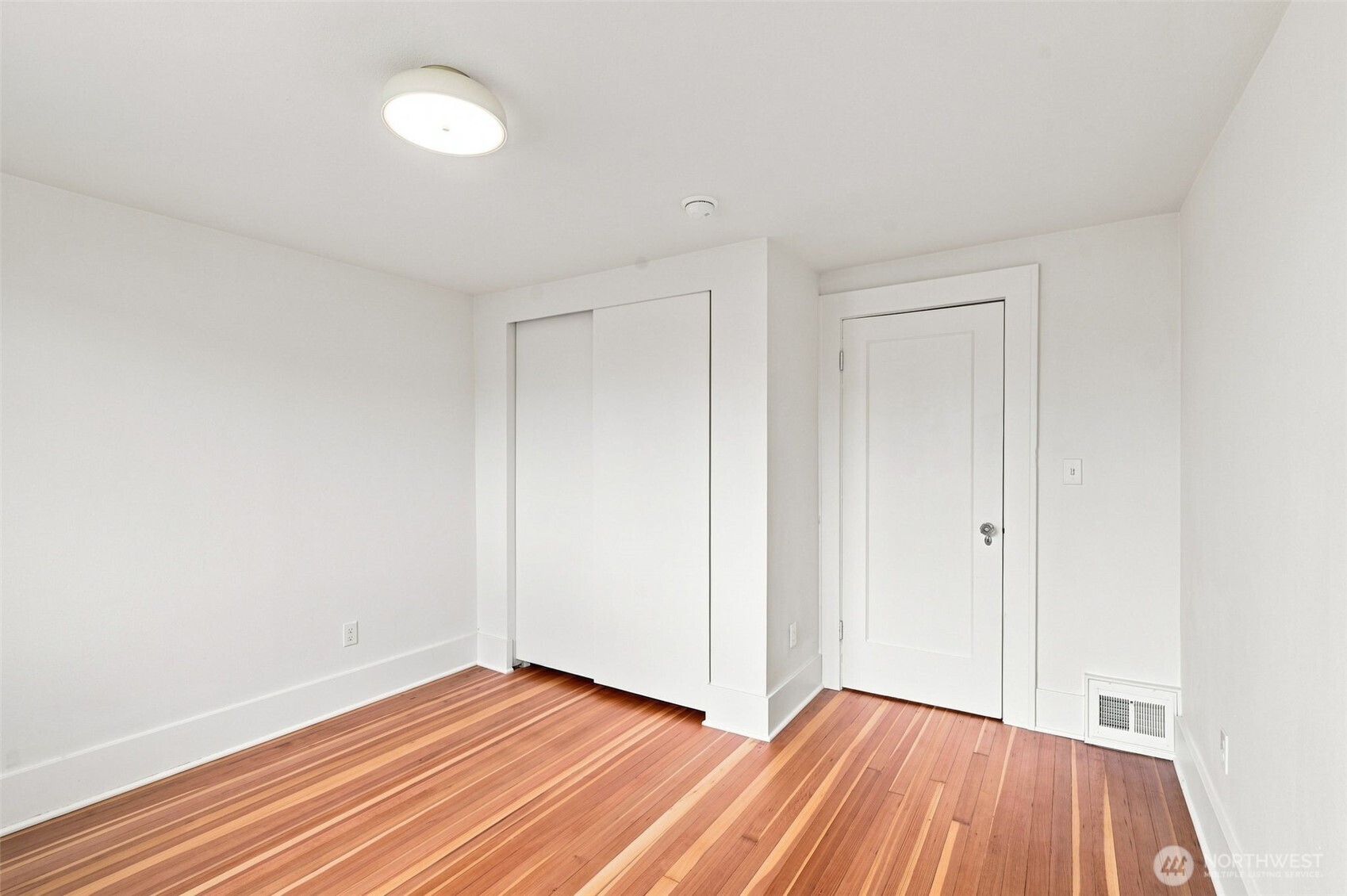 616 N Steele Street Property Photo 20