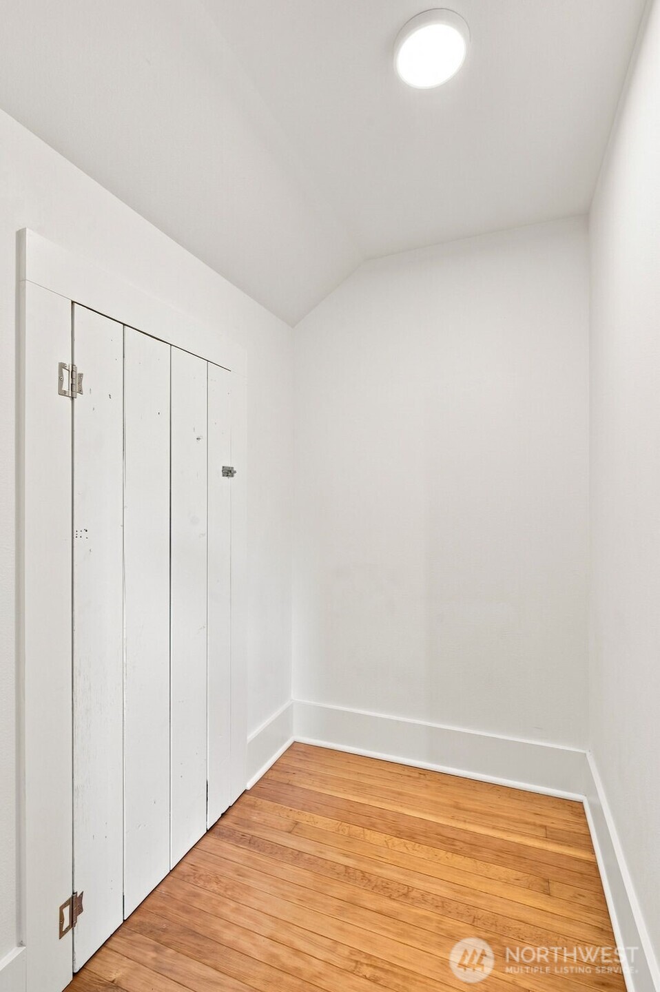 616 N Steele Street Property Photo 22