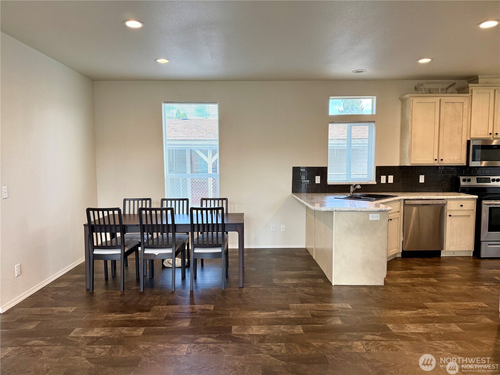 607 37th Street 99a Property Photo 6