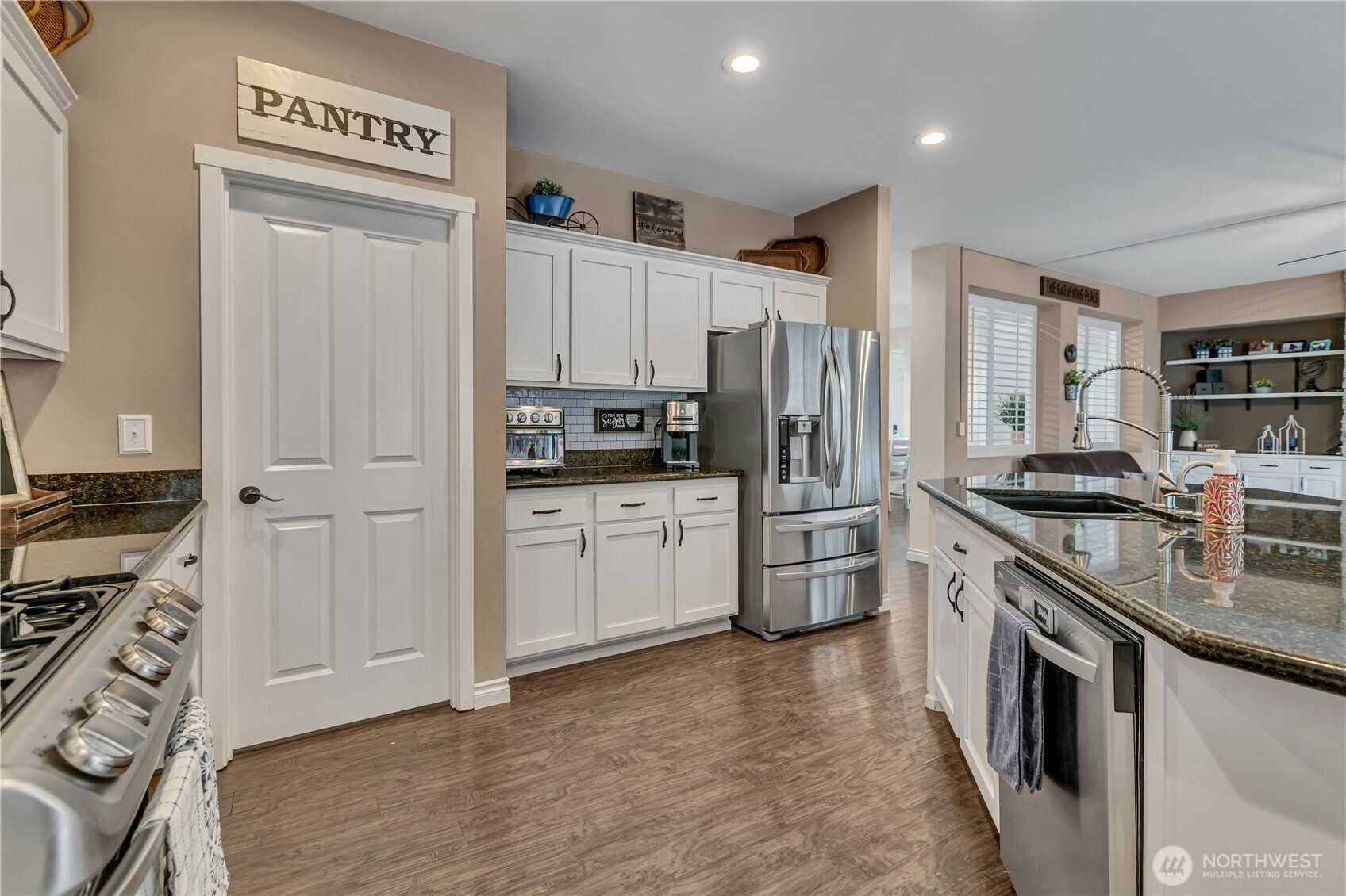 5728 Hazel Loop Property Photo 13