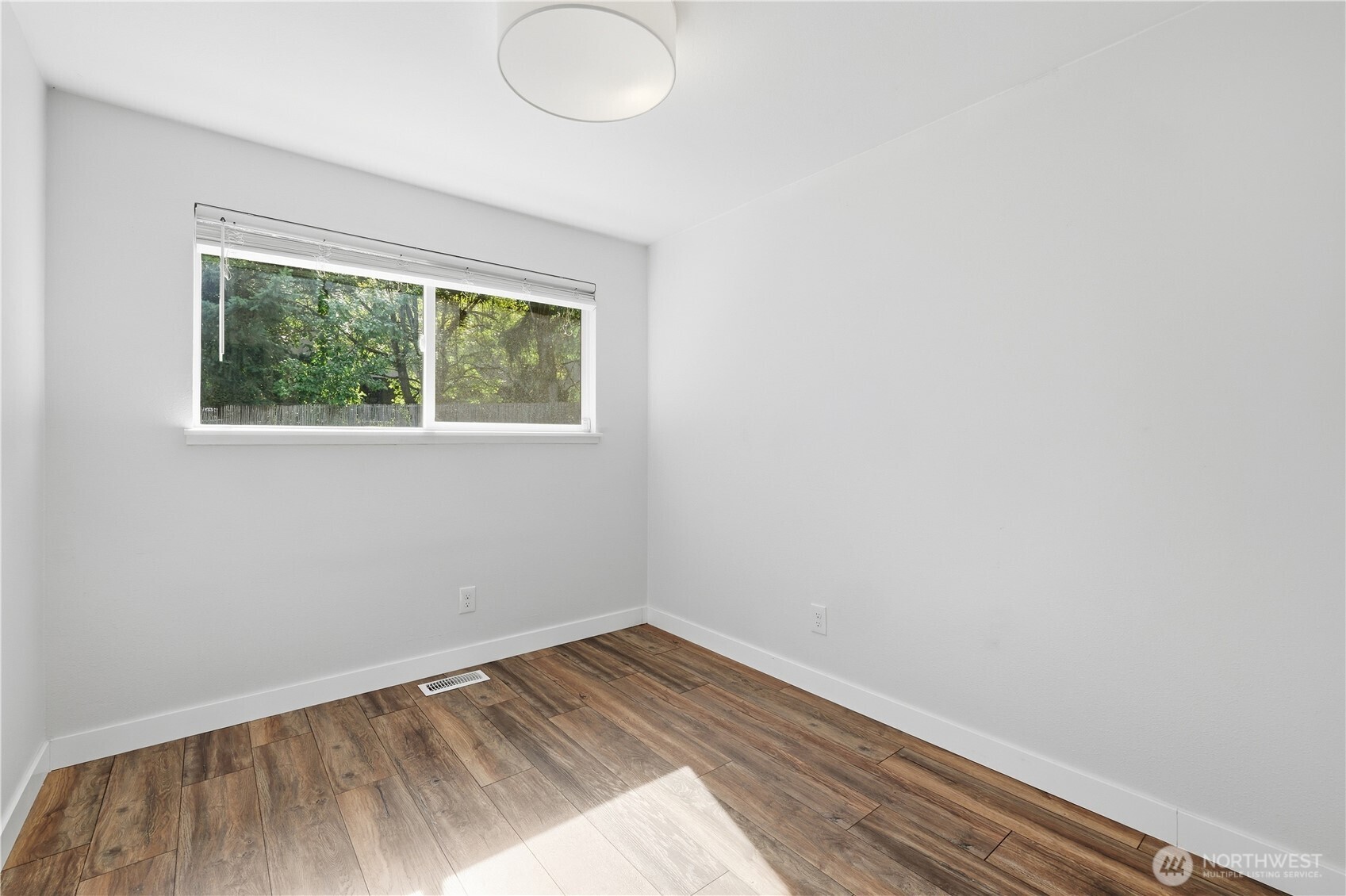 13725 Ne 70th Place Property Photo 12