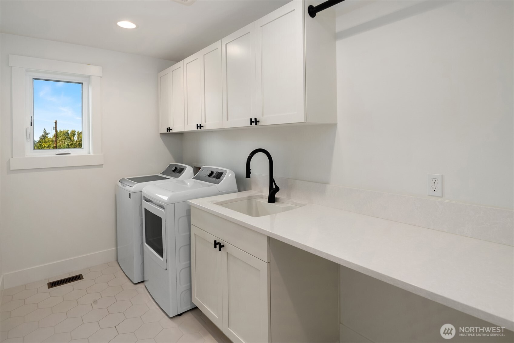 715 Spruce Street Property Photo 26