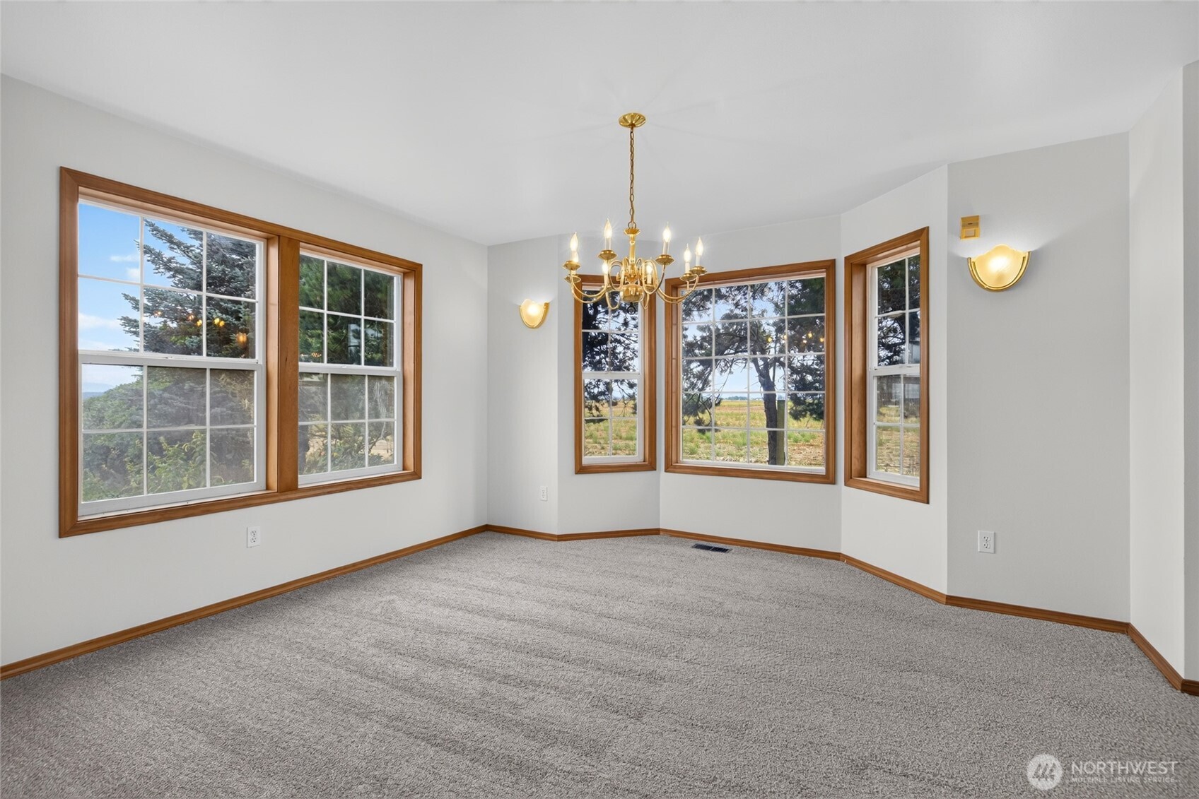 12035 Downey Road Property Photo 10