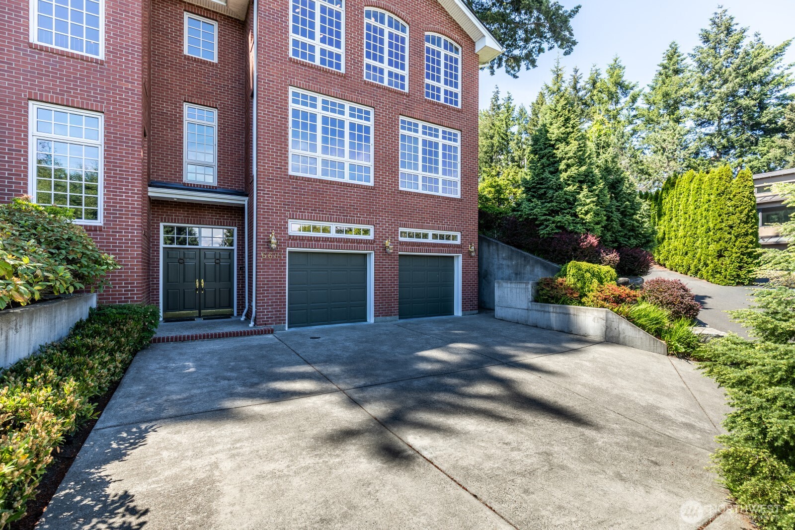 6681 Ne Windermere Road Property Photo 7